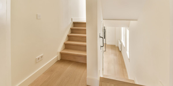 Rehabilitación / Reformas de Casas Yélamos de Arriba · Reformas de Escaleras y Pasillos